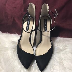 Izabella Rue black strapped heels. Size 8.